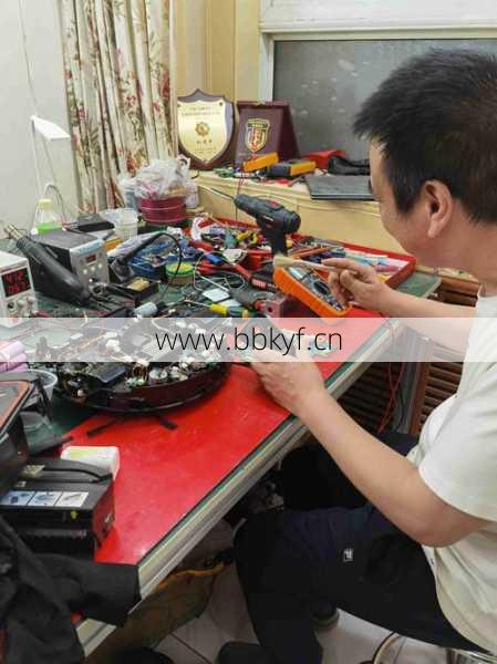 双流维修扫地机器人哪家强？师傅上门修只要这三步